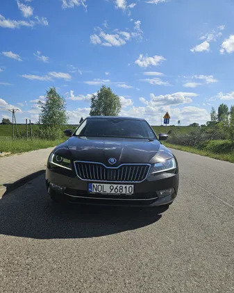 samochody osobowe Skoda Superb cena 85000 przebieg: 161000, rok produkcji 2018 z Barczewo